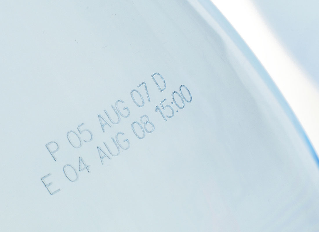 laser-code-on-glass-bottle.jpg
